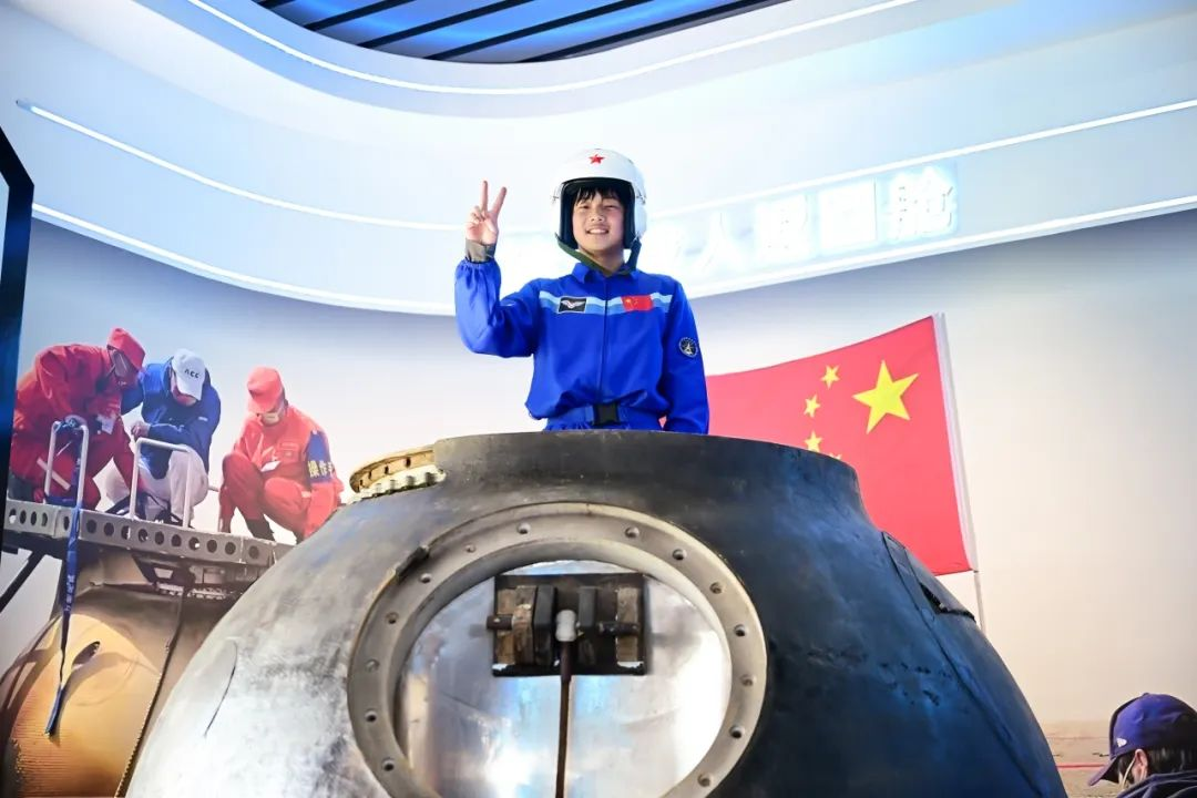 398元爆款亲子体验,太空冒险全家总动员！,亲子活动