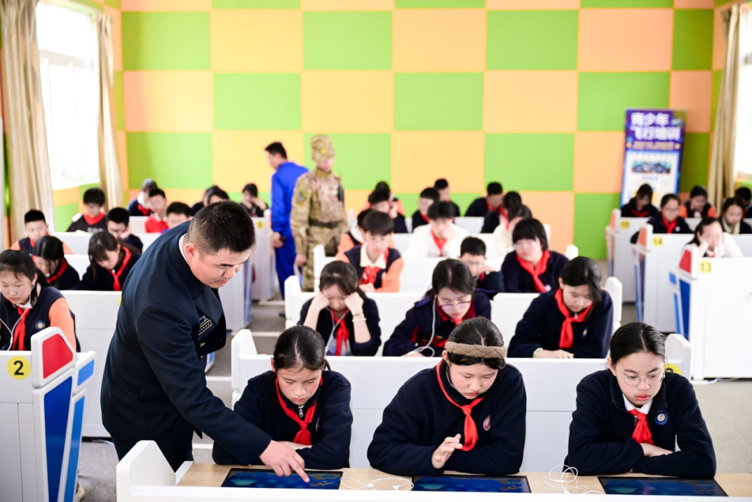 从绝密工程到蓝天王者！歼 - 10C的逆袭之路，西点好习惯夏令营带你“开”真机！，西点夏令营,西点好习惯夏令营,ai夏令营